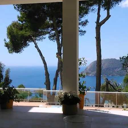 Casa Mare Nostrum: Heated Pool Stunning Views
