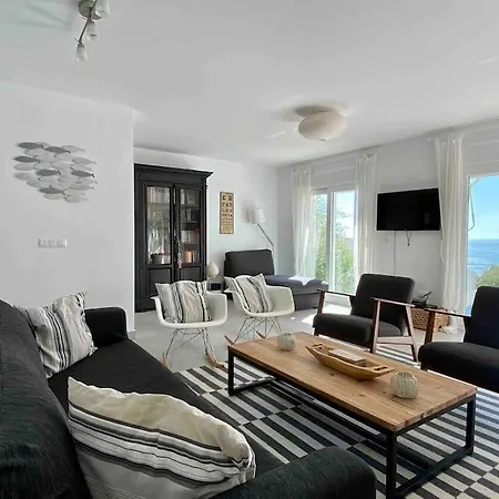 Casa Mare Nostrum: Heated Pool Stunning Views Villa
